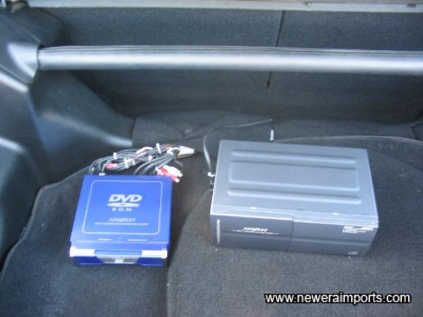 DVD Rom and CD Disc changer.