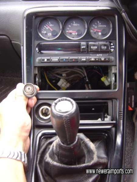 Quick Shift mechanism with Nismo gearknob.