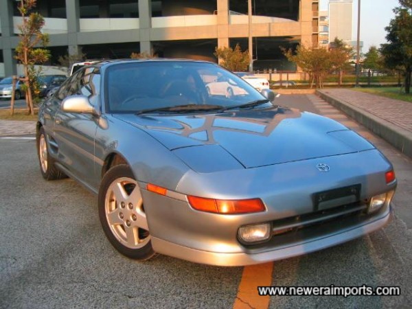 As on all Mica Metallic MR2's front bumper is different shade.