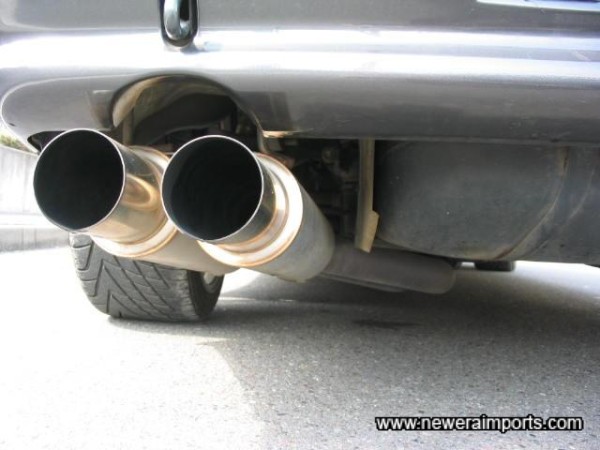 Kakimoto N1 Dual exhaust system from the Cat-Back.
