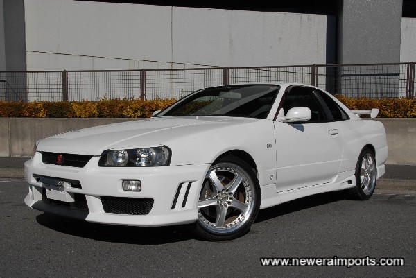 Complete with full Nismo original option bodykit (Impact resistant Polyeurethane)!