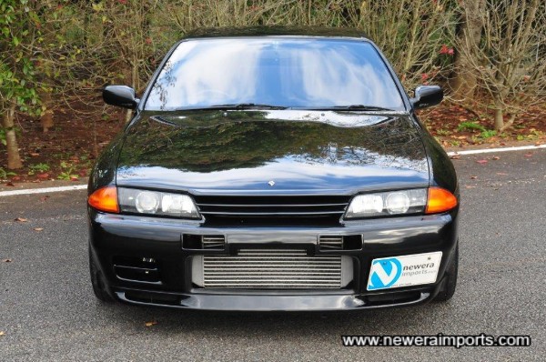Nismo bumper vents are fitted, along with Nismo bonnet lip & N1 headlights.